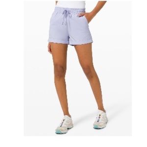 Lululemon - Spring Break Away Mid-Rise
Short 3" *4-way Stretch